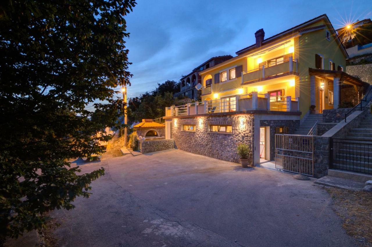 Stipe Apartment *